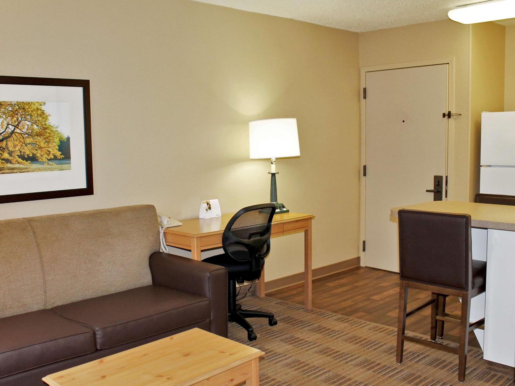 Extended Stay America Select Suites - Chicago - Vernon Hills - Lincolnshire Mettawa Exterior photo