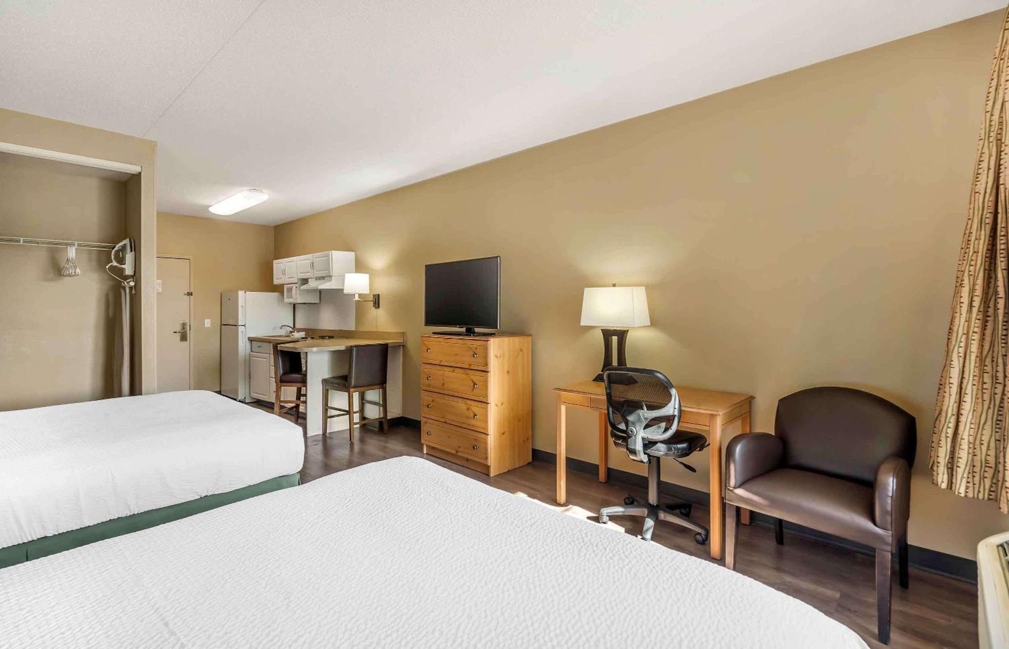 Extended Stay America Select Suites - Chicago - Vernon Hills - Lincolnshire Mettawa Exterior photo