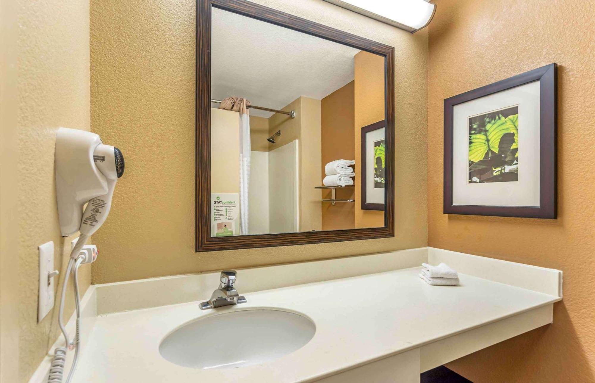 Extended Stay America Select Suites - Chicago - Vernon Hills - Lincolnshire Mettawa Exterior photo