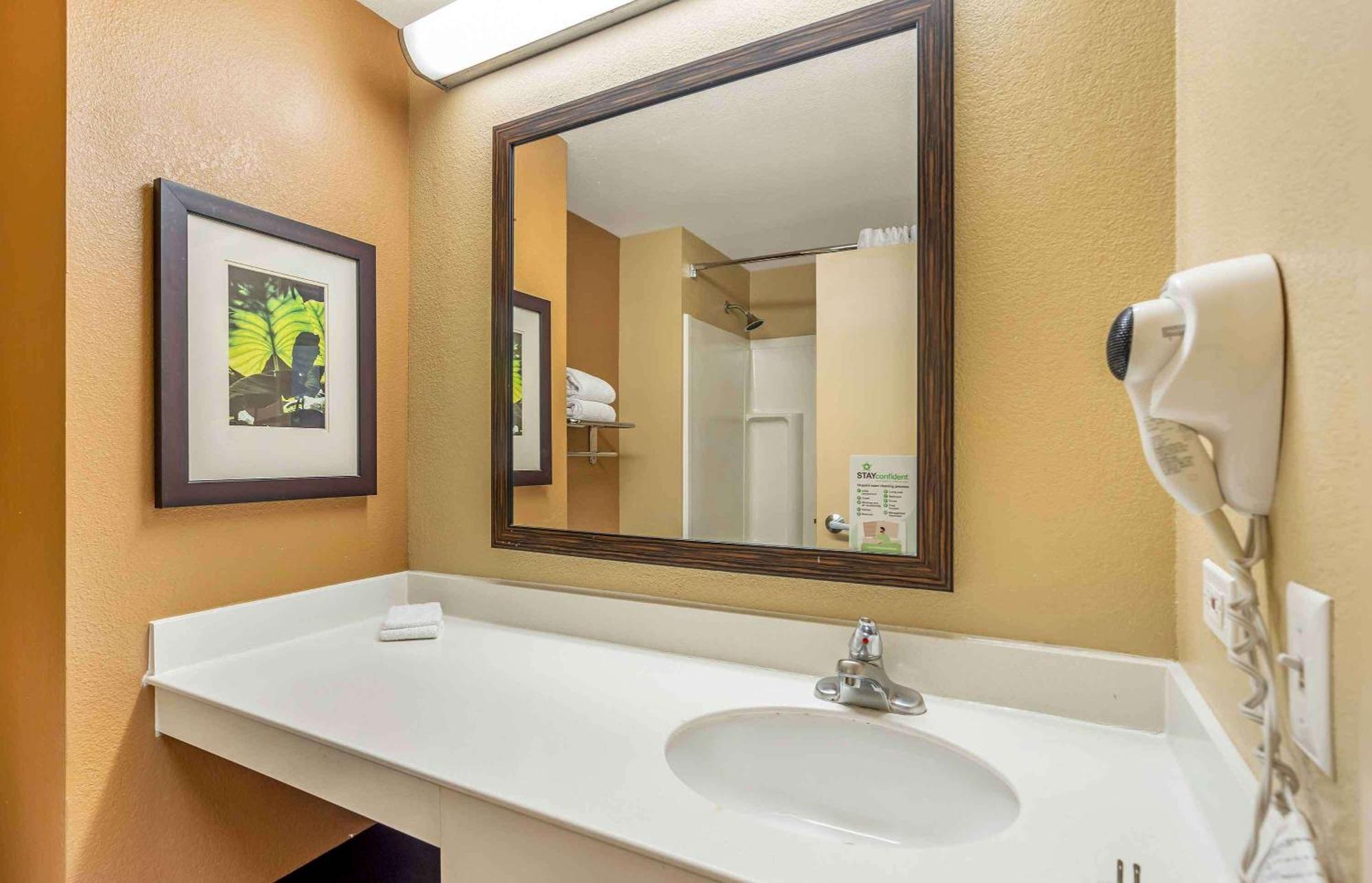 Extended Stay America Select Suites - Chicago - Vernon Hills - Lincolnshire Mettawa Exterior photo